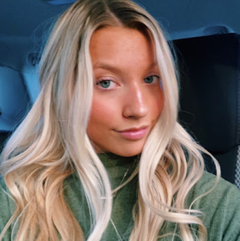 Meet your Posher, Chloe